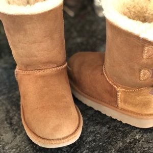 Ugg Girls’ Bailey Bow Toddler Boots